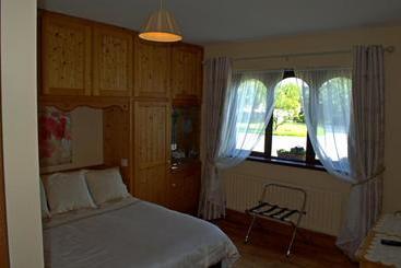 Old Orchard Lodge B&b