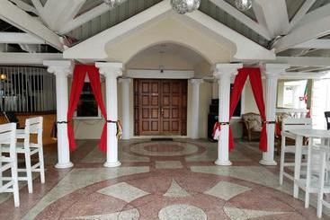 هتل El Dorado Inn