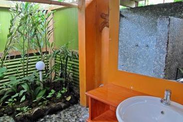 هاستل Beachouse Resort
