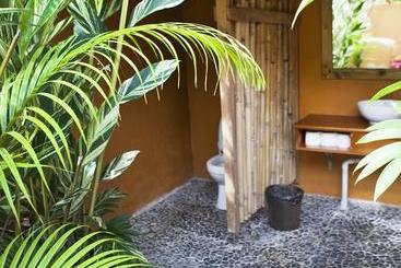 هاستل Beachouse Resort