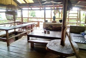تختخواب و صبحانه Kepmandou Loungebar