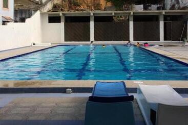 تختخواب و صبحانه Tudor Water Sports