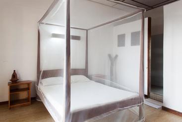 هتل Auberge De Grand Popo