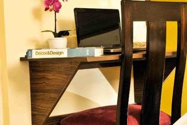 هتل Magharibi Suites