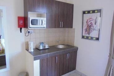هتل Magharibi Suites