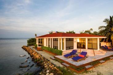 استراحتگاه Royal Belize
