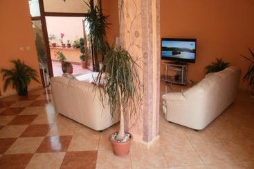 هتل Europa Guest House