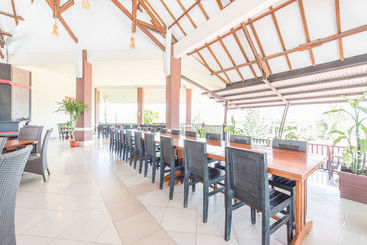 هتل Kampoeng Nelayan Resto And Villa