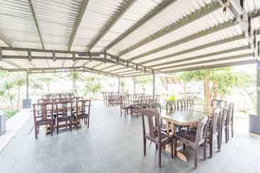 هتل Kampoeng Nelayan Resto And Villa