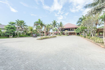 هتل Kampoeng Nelayan Resto And Villa