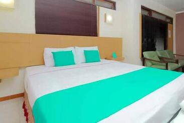 هتل Lestari Near Lippo Plaza Mall Jember Mitra Reddoorz