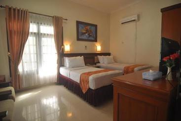 هتل Tanjung Pesona Beach Resort & Spa