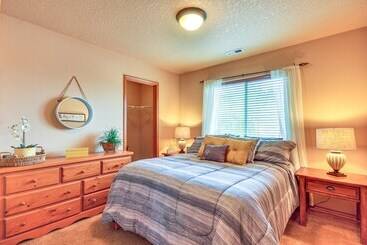 Сельский дом Lovely Dundee Home W/ Private Yard & Fire Pit!