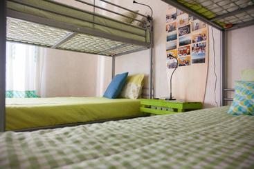 18st. Hostel