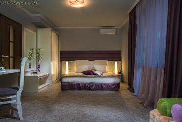 هتل Enira Spa