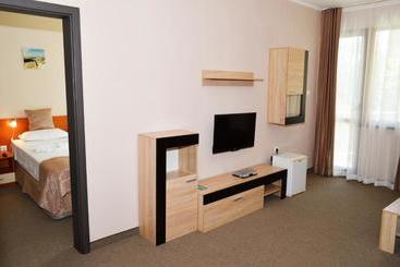 Paradise Hotel & Relax Center