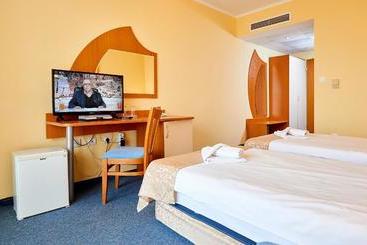 Paradise Hotel & Relax Center