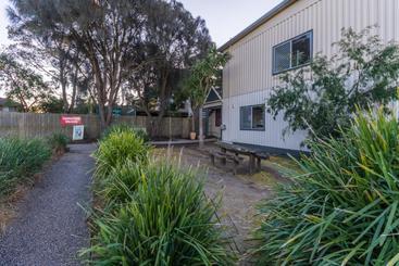 هاستل Bells Beach Backpackers