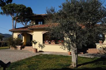 Agriturismo   B&b L Acquacotta