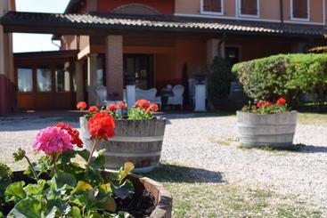 تختخواب و صبحانه Locanda Bella Italia