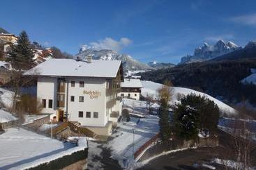 تختخواب و صبحانه Raschötzhof