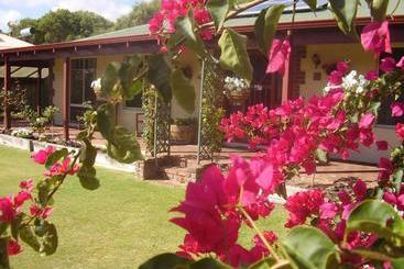 Busselton Marina Bed And Breakfast