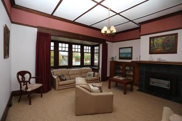 Colwyn House Bed & Breakfast & Stable Cottage