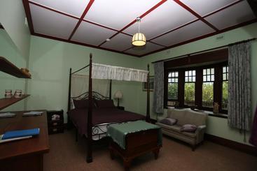 Colwyn House Bed & Breakfast & Stable Cottage