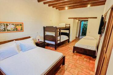 هتل Masaya Achiotte   Family Room   Colombia