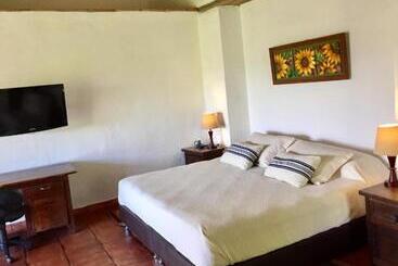 هتل Masaya Achiotte   Junior Suite   Colombia