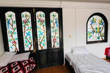 بنسيون Taj Mahal Hostal And Restaurant