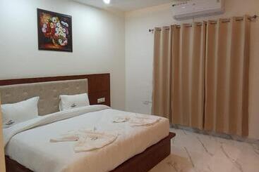 Отель The Amur Falcon Inn & Resorts