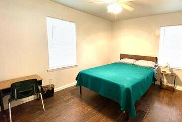 پانسیون Room Near Downtown Dallas4