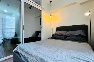 شقة فندقية Modern Contemporary 1br Fully Furnished Condo With Balcony At Prisma Residences
