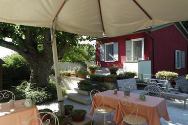 تختخواب و صبحانه Villa Pille