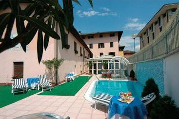 ホテル Albergo Due Spade