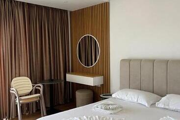 هتل آپارتمان Sea La Vie By Hotel Anna