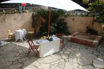 تختخواب و صبحانه L'Auberge