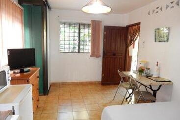 مبيت وإفطار Sarl Mayoume