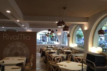 هتل Rivamia
