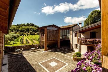اقامتگاه Cascina La Palazzina