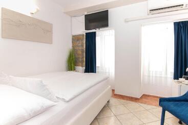تختخواب و صبحانه Bed And Brekfast Donatella