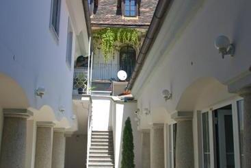 H2o Hostel