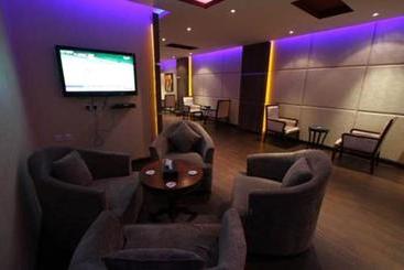 هتل Raoum Inn Arar