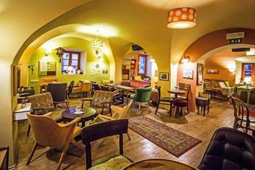 تختخواب و صبحانه Muzikafe   Home Of Culture