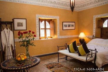 تختخواب و صبحانه Tigmi Nomade