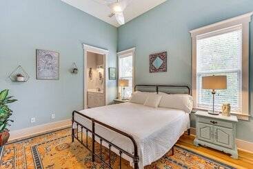 Charming Wilmington Cottage   Walk To Downtown!