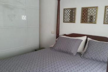 تختخواب و صبحانه Oreuga Apartahotel Boutique