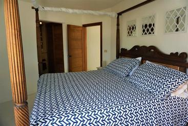 تختخواب و صبحانه Oreuga Apartahotel Boutique