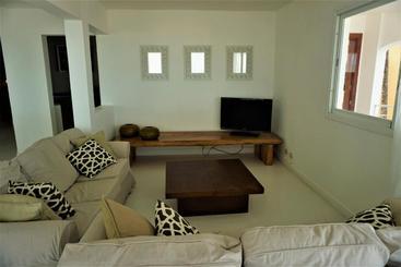 تختخواب و صبحانه Oreuga Apartahotel Boutique